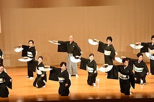 芸能発表の舞台(舞踊)